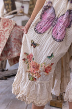 Load image into Gallery viewer, Magnolia Pearl Gardener Love More
Bloomers