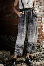 Load image into Gallery viewer, Market of Stars Stargazer Linen Cropped Artist Pant with Falling Stars Print.