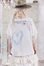 Load image into Gallery viewer, Magnolia Pearl Frida Del Sol T