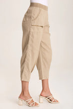 Load image into Gallery viewer, XCVI Camden Linen Tapered Crop Pant