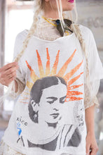 Load image into Gallery viewer, Magnolia Pearl Frida Del Sol T