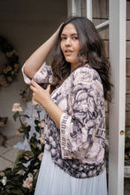 Load image into Gallery viewer, Market Of Stars Peace Wine & Sunshine Cropped Kimono