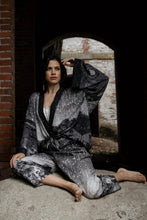 Load image into Gallery viewer, Market of Stars Stargazer Linen Cropped Artist Pant with Falling Stars Print.