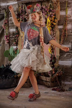 Load image into Gallery viewer, Magnolia Pearl Discotheque Fraises T