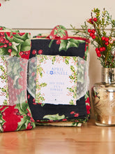 Load image into Gallery viewer, April Cornell Holly Patchwork Tiny Towel Bundle
