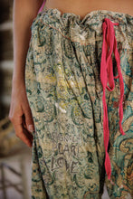 Load image into Gallery viewer, Magnolia Pearl Piecewise Kiki Bloomers