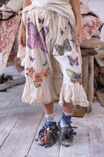 Load image into Gallery viewer, Magnolia Pearl Gardener Love More
Bloomers