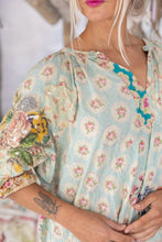 Load image into Gallery viewer, Magnolia Pearl Applique Fayhe Dress