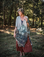 Load image into Gallery viewer, Market Of Stars Castles In The Air Bohemian Starduster Kimono