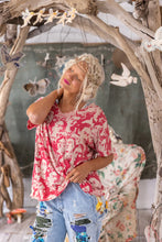 Load image into Gallery viewer, Magnolia Pearl Mural Frida Europa T