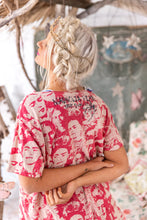 Load image into Gallery viewer, Magnolia Pearl Mural Frida Europa T