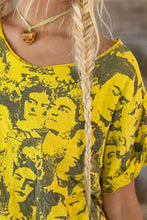 Load image into Gallery viewer, Magnolia Pearl Mural Frida T