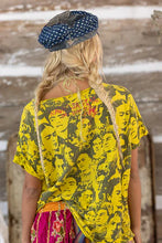 Load image into Gallery viewer, Magnolia Pearl Mural Frida T