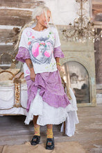 Load image into Gallery viewer, Magnolia Pearl Frida Corazon Llameante T