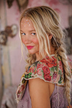 Load image into Gallery viewer, Magnolia Pearl Floral Appliqué Hannes Collar