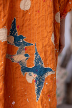 Load image into Gallery viewer, Magnolia Pearl Polka Dot Dashi Kimono