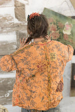 Load image into Gallery viewer, Magnolia Pearl Julian Floral Kimono