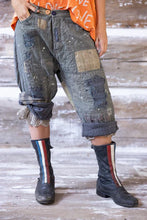 Load image into Gallery viewer, Magnolia Pearl Quilted Miners Pant Crow