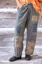 Load image into Gallery viewer, Magnolia Pearl Quilted Miners Pant Crow