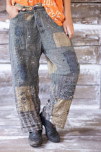 Load image into Gallery viewer, Magnolia Pearl Quilted Miners Pant Crow