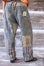 Load image into Gallery viewer, Magnolia Pearl Quilted Miners Pant Crow