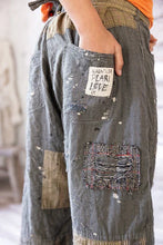 Load image into Gallery viewer, Magnolia Pearl Quilted Miners Pant Crow