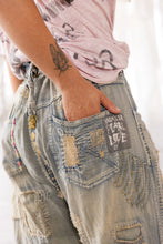 Load image into Gallery viewer, Magnolia Pearl Eva Denims
