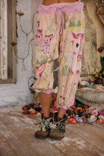 Load image into Gallery viewer, Magnolia Pearl Dama Dama La Jolla Joggers