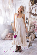 Load image into Gallery viewer, Magnolia Pearl Emb Clementine Tiered Slip