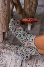 Load image into Gallery viewer, Magnolia Pearl Floral Lil Dipper Socks