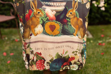 Load image into Gallery viewer, Market Of Stars Stay Gold Opera Duster