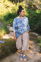 Load image into Gallery viewer, Market Of Stars Let The Light In Luxe Tee