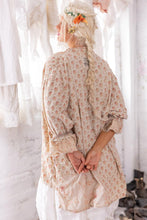 Load image into Gallery viewer, Magnolia Pearl Floral Amadeus Top
