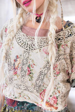 Load image into Gallery viewer, Magnolia Pearl Floral Dejah Cropped Blouse