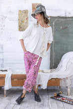 Load image into Gallery viewer, Magnolia Pearl Viggo T