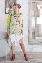 Load image into Gallery viewer, Magnolia Pearl Dama Dama Viggo T