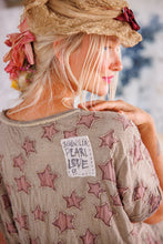 Load image into Gallery viewer, Magnolia Pearl Little Star Applique T