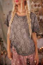 Load image into Gallery viewer, Magnolia Pearl Little Star Applique T