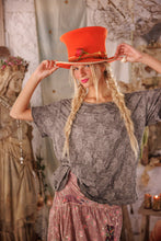 Load image into Gallery viewer, Magnolia Pearl Little Star Applique T