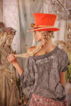 Load image into Gallery viewer, Magnolia Pearl Little Star Applique T