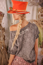 Load image into Gallery viewer, Magnolia Pearl Little Star Applique T