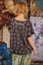 Load image into Gallery viewer, Magnolia Pearl Little Star Appliqué T