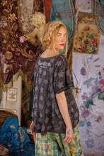 Load image into Gallery viewer, Magnolia Pearl Little Star Appliqué T