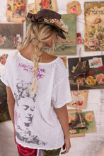 Load image into Gallery viewer, Magnolia Pearl Flight Flowers Frida T