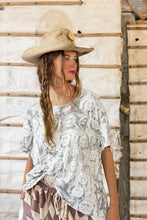 Load image into Gallery viewer, Magnolia Pearl True Heart T