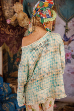 Load image into Gallery viewer, Magnolia Pearl SOY Hermosa Sweatshirtn
