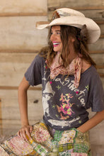 Load image into Gallery viewer, Magnolia Pearl Dancing Star T