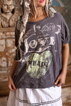 Load image into Gallery viewer, Magnolia Pearl Your Aura Viggo T