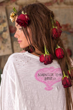 Load image into Gallery viewer, Magnolia Pearl Flor De La Pasion Viggo T