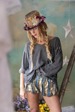 Load image into Gallery viewer, Magnolia Pearl Europa Long Sleeve